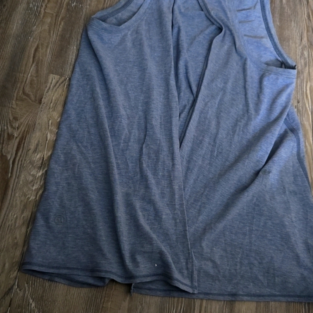 Lululemon - Picture 3 of 3